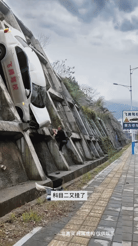 3DM����һ�̵�1681�� ��˿������Ů�ں�������