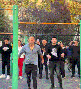 3DM����һ�̵�1681�� ��˿������Ů�ں�������