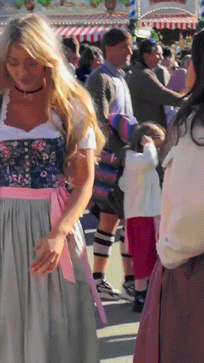 3DM����һ�̵�1681�� ��˿������Ů�ں�������