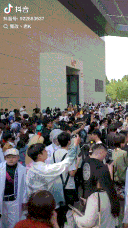 周一内涵囧图云飞系列 要想身材好健身器材少不了