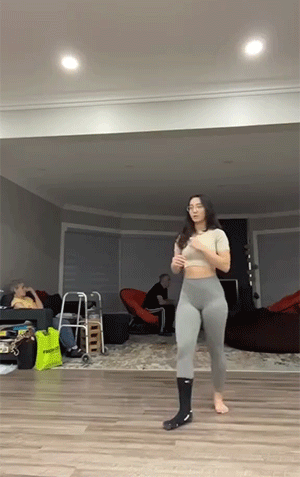周五福利囧图云飞系列 美女一言不合就表演一字马