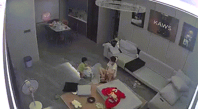 周五福利囧图云飞系列 美女一言不合就表演一字马