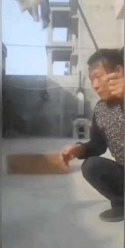周一内涵囧图云飞系列 大美女穿紧身衣是绝好的！