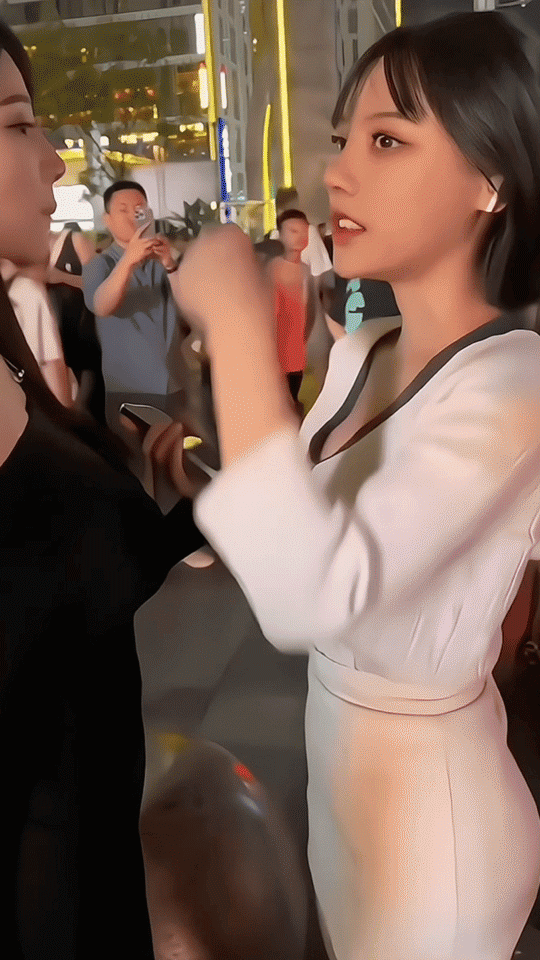 3DM轻松一刻第1738期 美女前凸后翘白白嫩嫩的