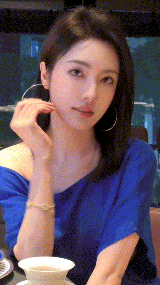 周五福利囧图云飞系列 黑丝妹荡秋千真的太好了！