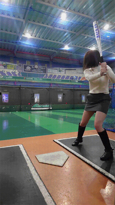 3DM轻松一刻第1765期 大爷偷窥大美女被大妈怒视
