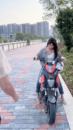 周五福利囧图云飞系列 妹子黑白配让人眼花缭乱啊