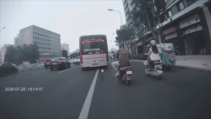 周五福利囧图云飞系列 妹子黑白配让人眼花缭乱啊