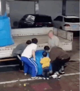 周一内涵囧图云飞系列 现在的妹子都这么奔放吗？