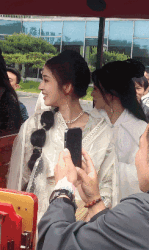 3DM轻松一刻第1770期 美女手拿大黄瓜上下比量