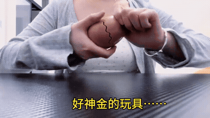 周一内涵囧图云飞系列 空姐总是那么引人注目！
