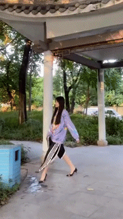 周一内涵囧图云飞系列 空姐总是那么引人注目！