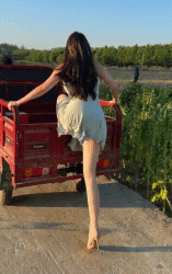 周一内涵囧图云飞系列 俏皮小姐姐怎么专攻下三路
