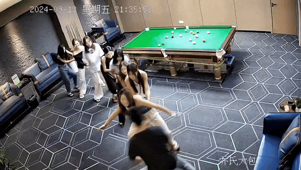 3DM轻松一刻第1801期 办公室大长腿美女让人不淡定