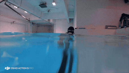 轻松一刻第1609期 妹子你的影子跑哪去呢？