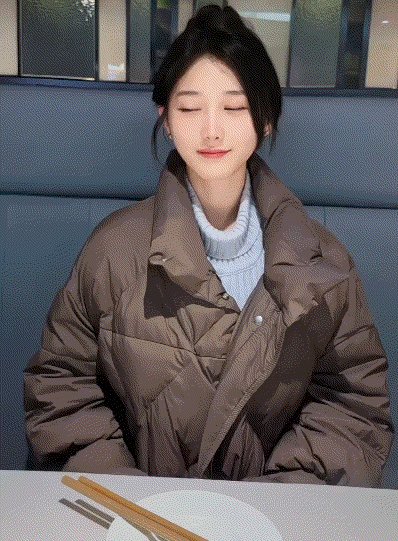 周一内涵囧图云飞系列 美女的腰怎么能这么细？