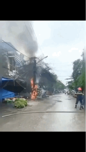 3DM����һ�̵�1644�� ��˿��Ů�ڴ������н���