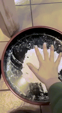 3DM����һ�̵�1644�� ��˿��Ů�ڴ������н���