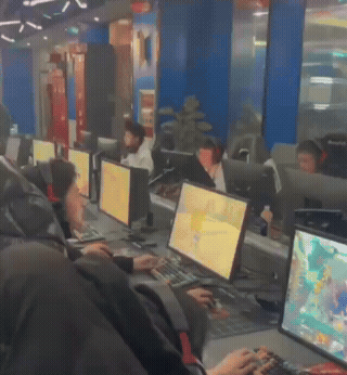 3DM����һ�̵�1690�� �ͺ���̸��������Ů��û��Ҫ