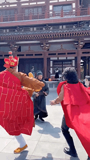 周五福利囧图云飞系列 妹子玩滑梯还是别穿裙子了