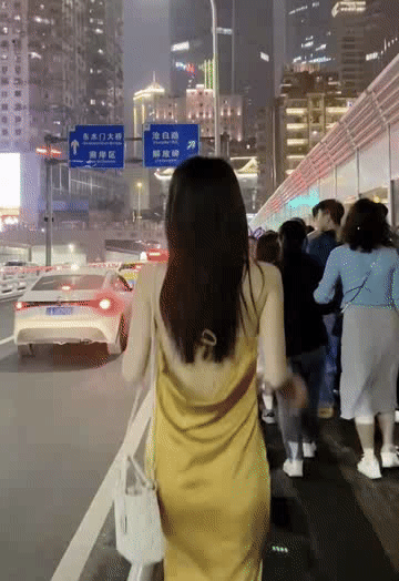 3DM轻松一刻第1737期 夜晚街道她还是最初的一人