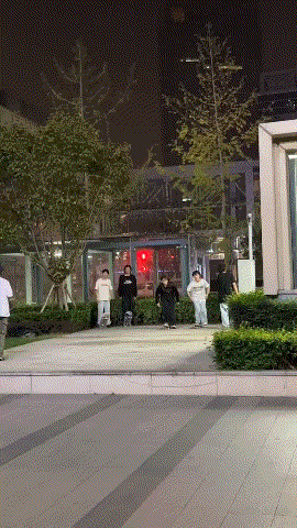 3DM轻松一刻第1737期 夜晚街道她还是最初的一人