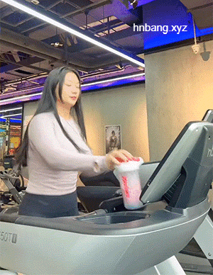 周一内涵囧图云飞系列 美女这舞蹈层次感很好！