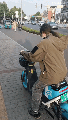 周一内涵囧图云飞系列 美女这舞蹈层次感很好！