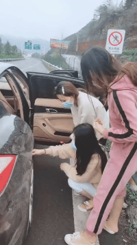 周五福利囧图云飞系列 美女抖臀不能是谁都能学的