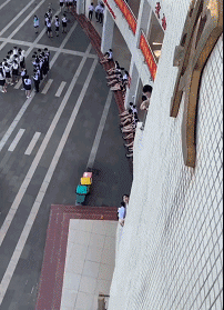 周一内涵囧图云飞系列 现在的妹子都这么奔放吗？