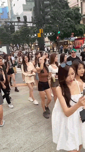 周一内涵囧图云飞系列 现在的妹子都这么奔放吗？