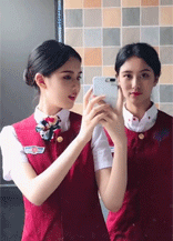 周一内涵囧图云飞系列 空姐总是那么引人注目！