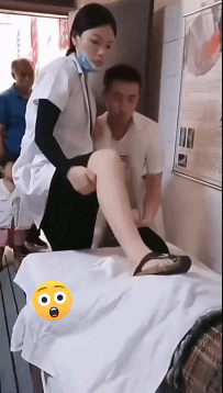 周一内涵囧图云飞系列 空姐总是那么引人注目！