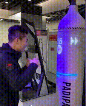 周五福利囧图云飞系列 妹子落水了还不快去帮忙