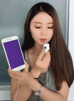 周五福利囧图云飞系列 妹子落水了还不快去帮忙