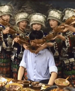 周五福利囧图云飞系列 妹子落水了还不快去帮忙