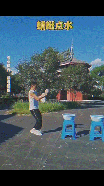 周一内涵囧图云飞系列 俏皮小姐姐怎么专攻下三路