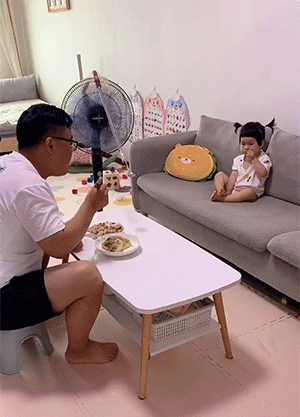 周一内涵囧图云飞系列 俏皮小姐姐怎么专攻下三路