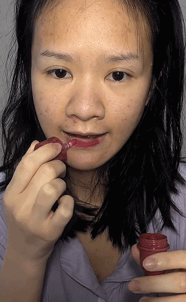 周一内涵囧图云飞系列 出水芙蓉显露性感好身材！