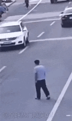 周一内涵囧图云飞系列 小姐姐你挤得也太多了吧！
