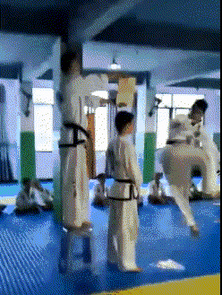 周五福利囧图云飞系列 喜欢珠圆玉润‌的妹子吗？