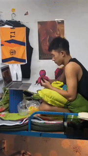 周五福利囧图云飞系列 黑丝妹子跳皮筋真是带劲呀