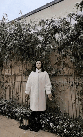 周一内涵囧图云飞系列 妹子的大长腿又白又嫩的！