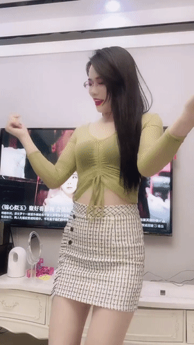 周五福利囧图云飞系列 大长腿美女好身材非常吸睛