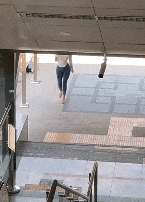 周五福利囧图云飞系列 餐厅有美女跳舞何愁没生意