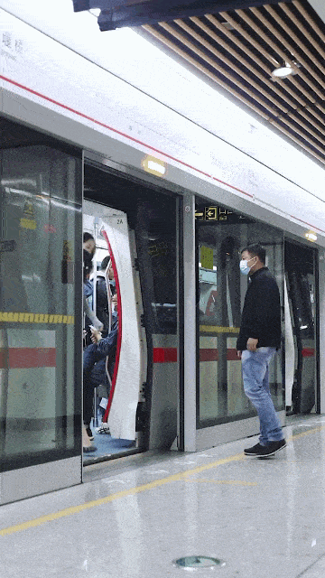 周五福利囧圖云飛系列 看到她微笑感覺空氣都變甜