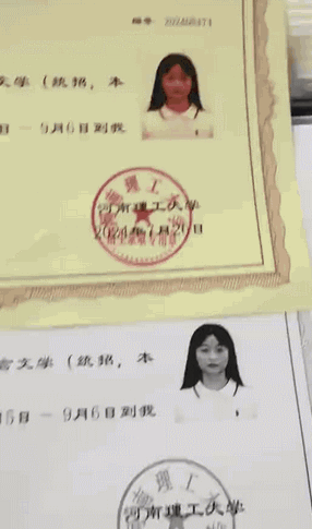 周五福利囧圖云飛系列 美女穿了泳裝為何還穿黑絲