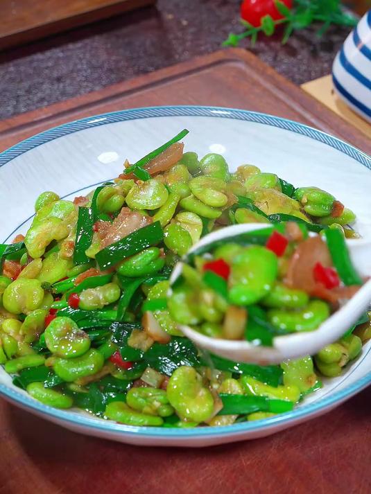 韭菜炒蚕豆,软糯鲜香好吃又下饭