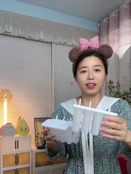 夏天带娃做冰棍！DIY雪糕模具，食品级硅胶易脱模，可爱卡通造型，孩子抢着吃健康冰淇淋。#雪