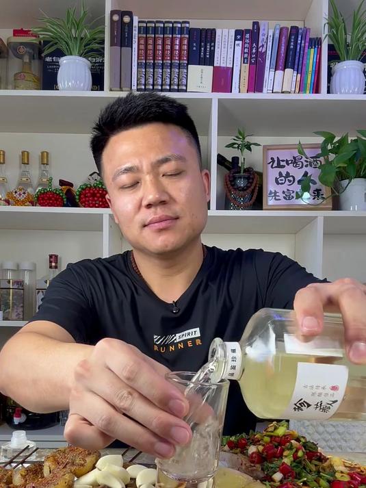 用烤箱烤几串大腰子 再来个口水鸡 下酒菜这就好了